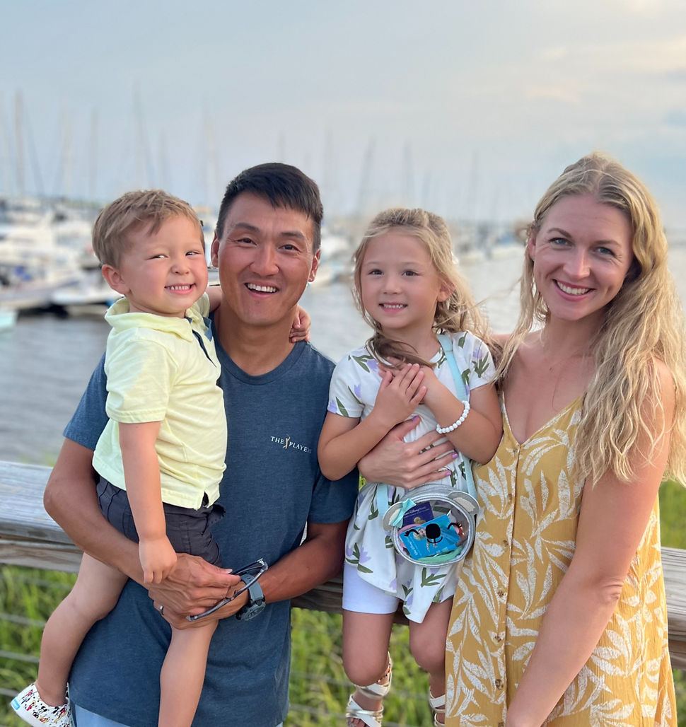 Dr. Kang with his wife and two children